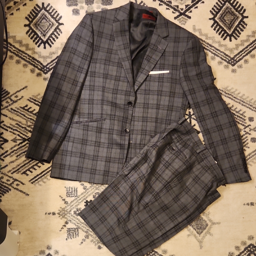 Renoir Men's Gray Plaid Suit